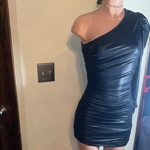 Be Be One-Shoulder Black Ruched Mini Dress
